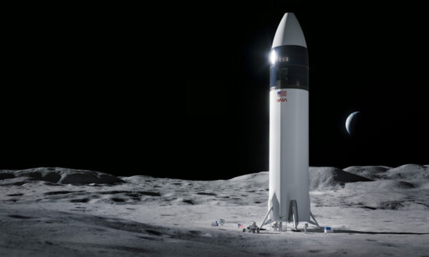 NASA Awards SpaceX Moon Lander Contract