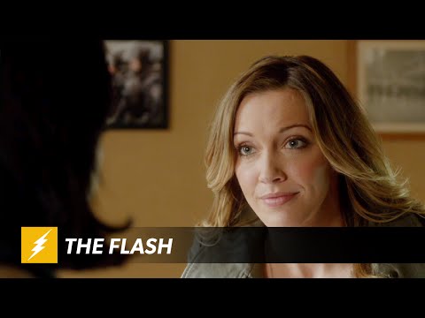 New Featurette from Flash Producers asks “Who Is Harrison Wells?”