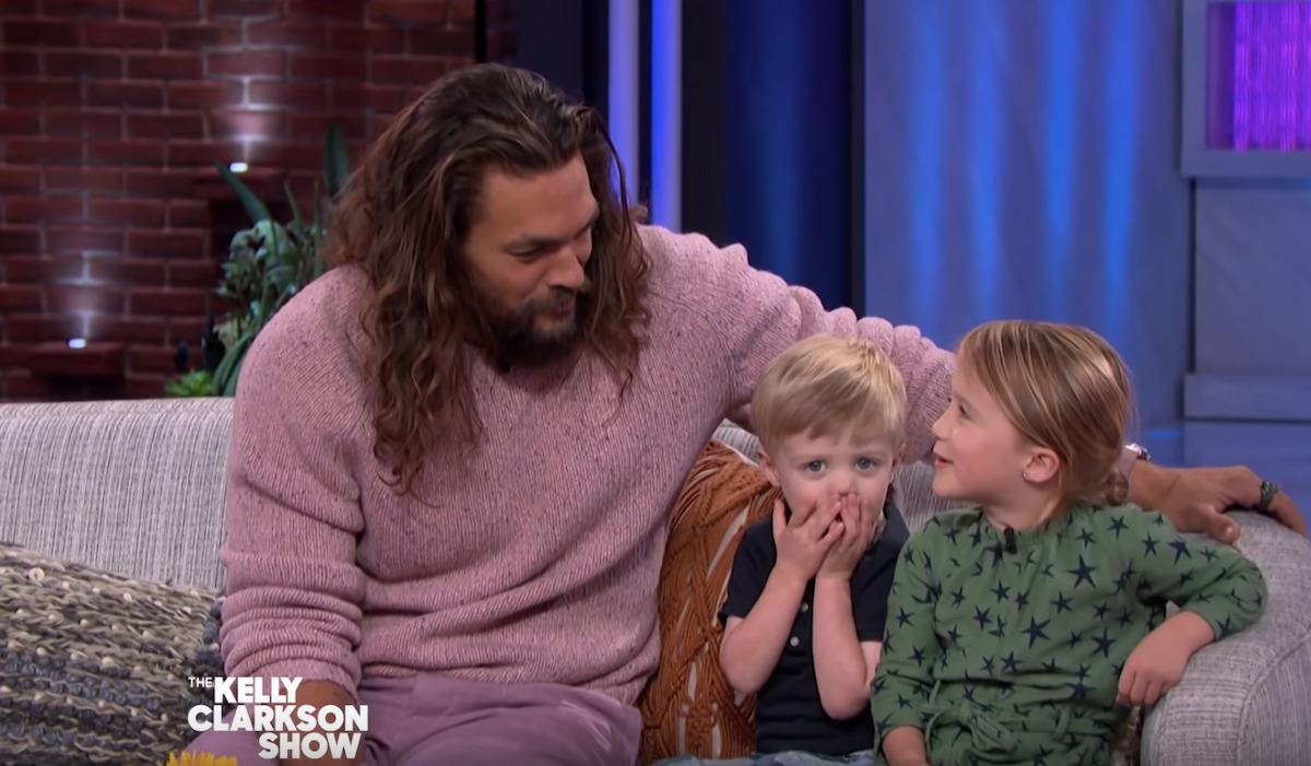 jason momoa talking to kelly clarkson's kids