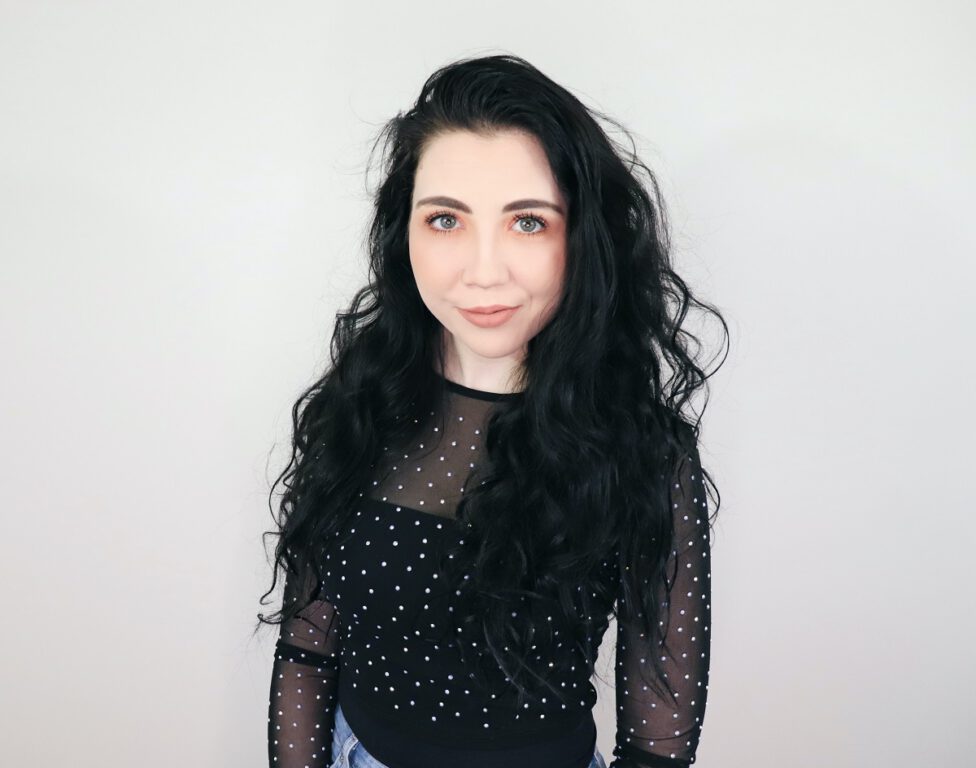 Photo of Jessii Vee, founder of YANA -- You Are Never Alone.