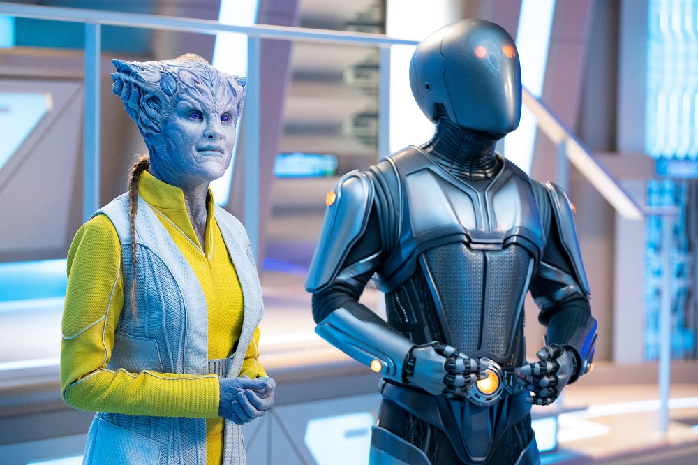 Dr. Villka and Timmis chat with the Orville crew on The Orville: New Horizons Season 3 Episode 7 "From Unknown Graves."