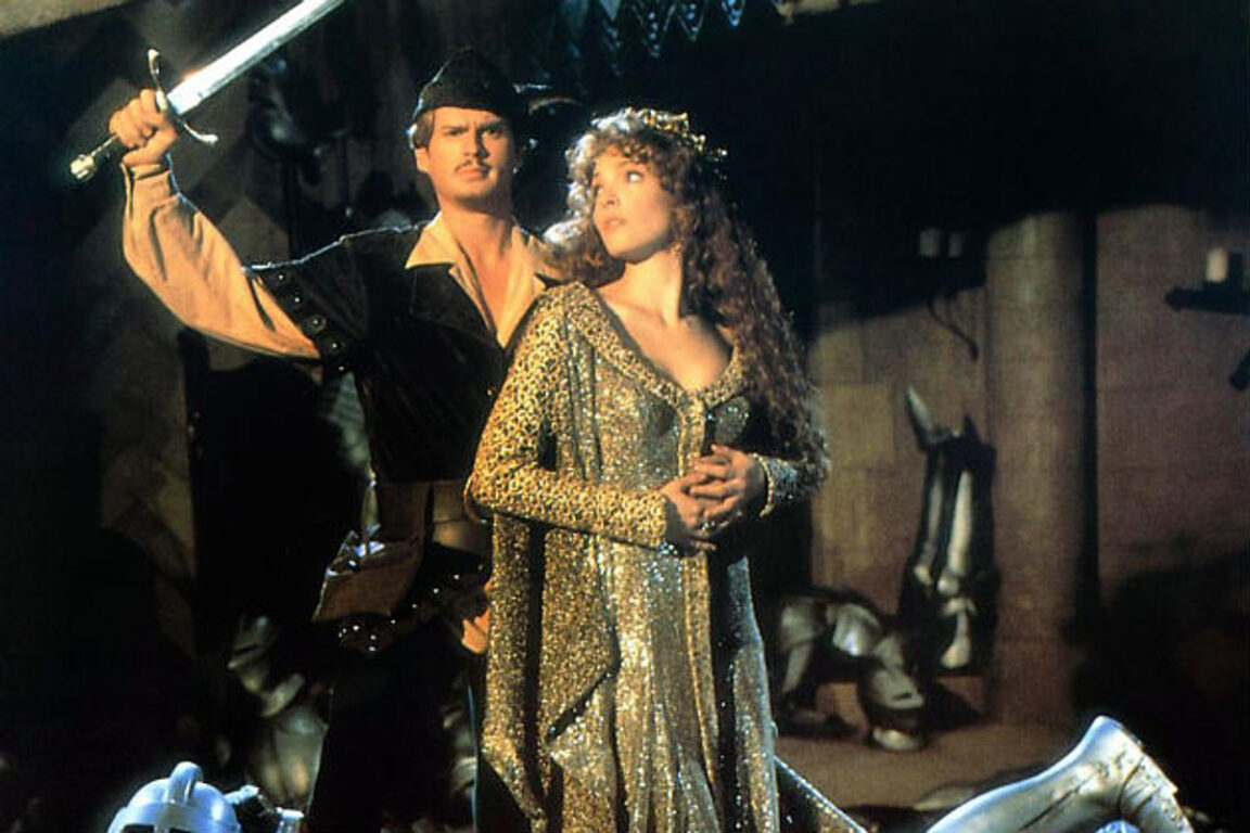 Cary Elwes and Amy Yasbeck watch the action escalate in Robin Hood: Men in Tights