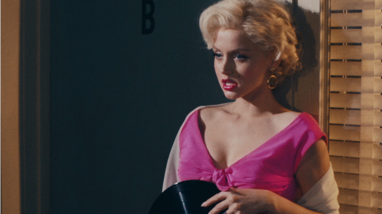Ana de Armas recreates an iconic scene as Marilyn Monroe in Blonde.