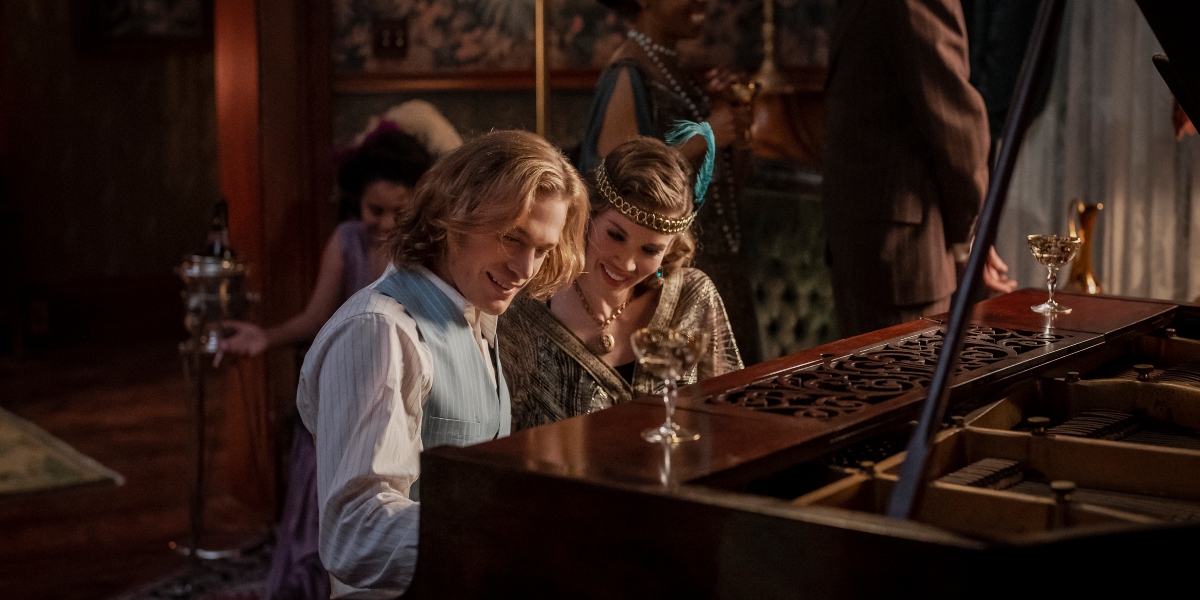 Lestat and Antoinette play the piano on Interview with the Vampire