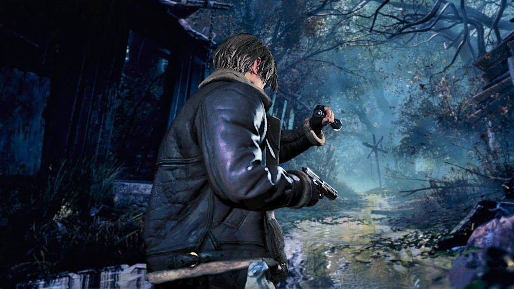 Leon holding up his flashlight and gun while walking through the forest in Resident Evil 4.
