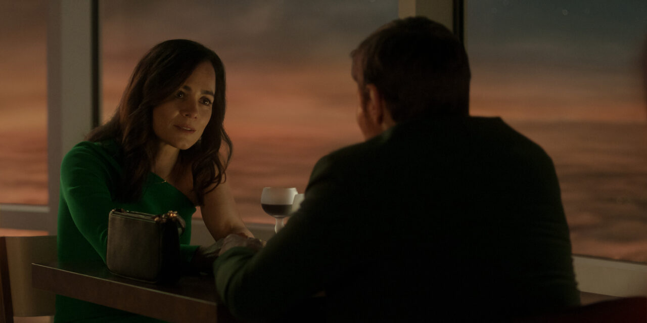 Amanda has a serious conversation with Jason on Dark Matter's "In the Fires of Dead Stars"