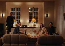 Rufus Sewell (Gerald), Walton Goggins (Sammy), Elizabeth Reaser (Rose) and Eva De Dominici (Della) in THE UNINVITED. Courtesy of Foton Pictures