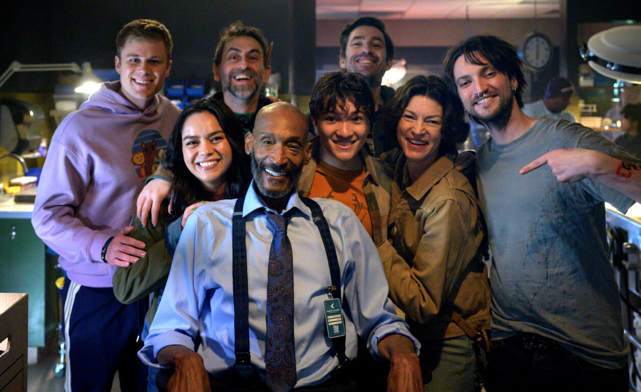 Cast and crew pose with Tony Todd in Final Destination: Bloodlines
